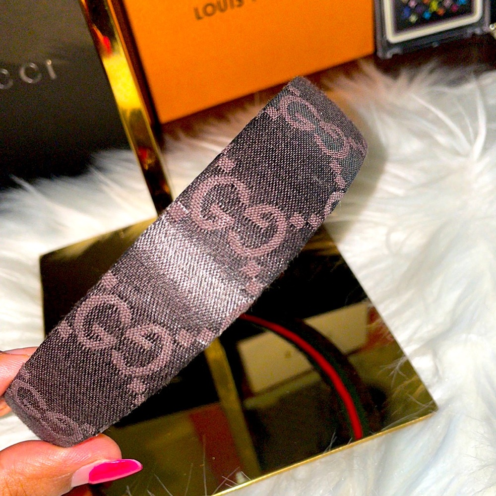 Authentic Gucci hairband
UPCYCLED product